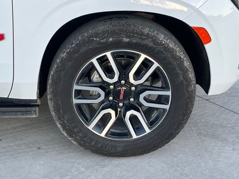 Used 2024 GMC Yukon AT4 image 6