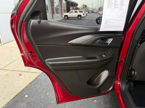 Used 2021 Chevrolet TrailBlazer LS image 32