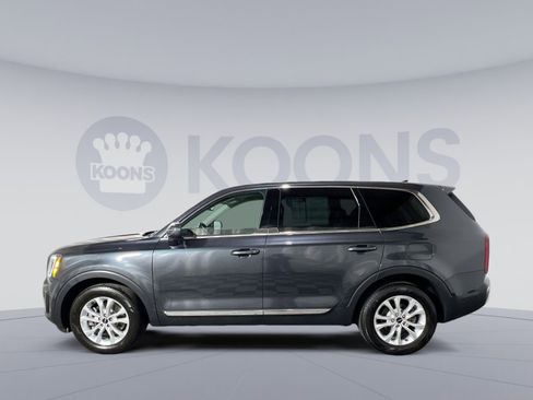 Used 2022 Kia Telluride LX image 2