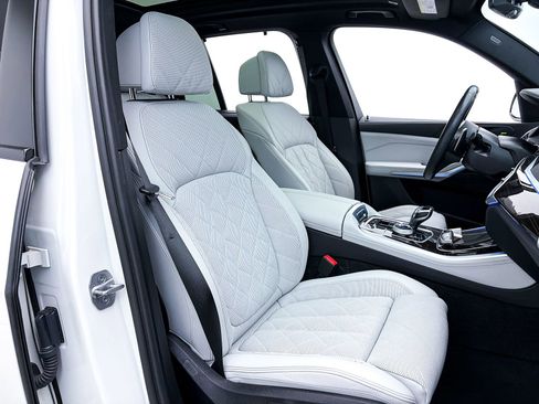 Used 2023 BMW X5 xDrive45e w/ Executive Package image 43