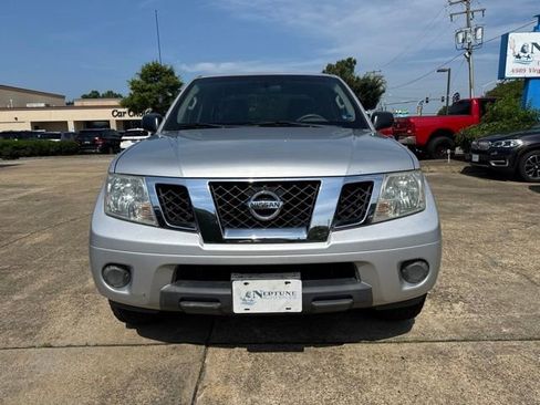 Used 2012 Nissan Frontier SV RWD image 2