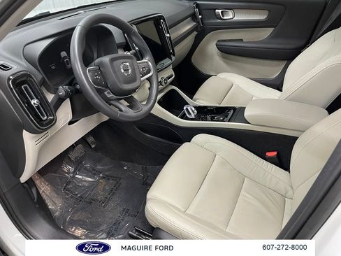 Used 2023 Volvo XC40 B5 Plus w/ Driver Assist Package AWD/4WD image 19