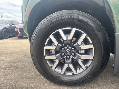 Used 2024 Nissan Frontier SL RWD image 28
