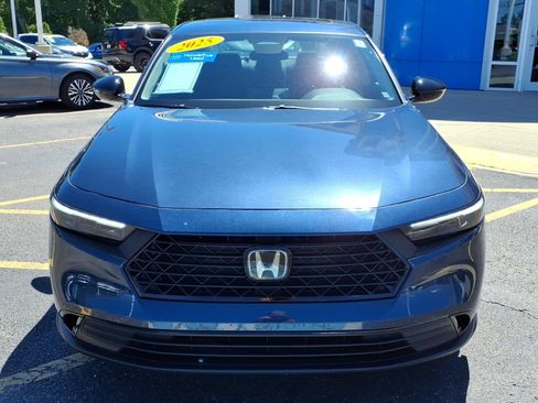 Certified 2025 Honda Accord SE image 2