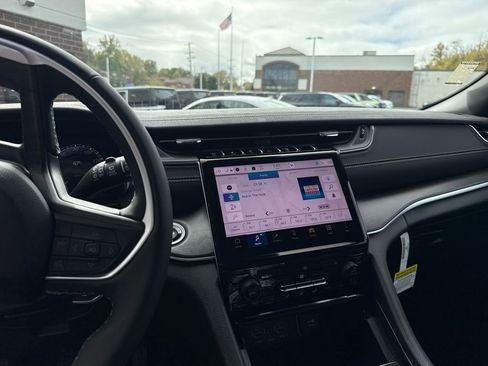 New 2025 Jeep Grand Cherokee Limited w/ MOPAR Finishing Package image 17