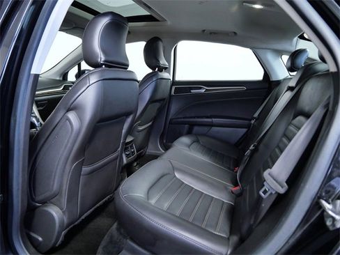 Used 2015 Ford Fusion SE w/ Equipment Group 202A image 14