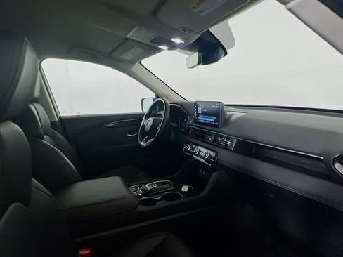 Used 2025 Honda Pilot EX-L image 10