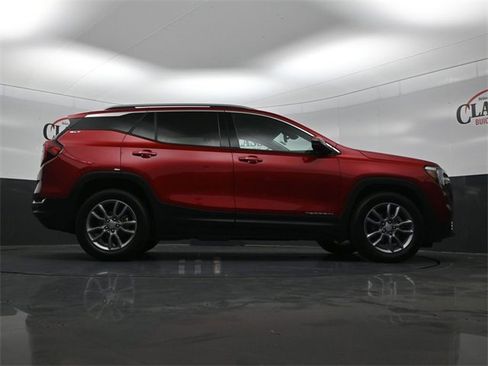 Used 2023 GMC Terrain SLT w/ Infotainment Package II image 29