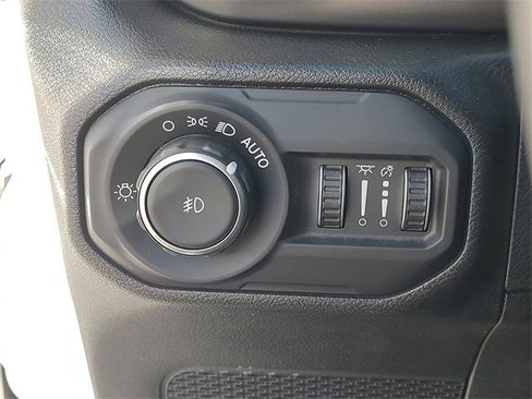 Certified 2022 Jeep Wrangler Sport S image 27