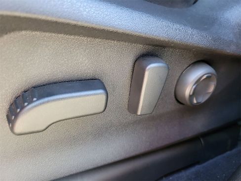 Used 2025 Subaru Ascent Bronze Edition image 17