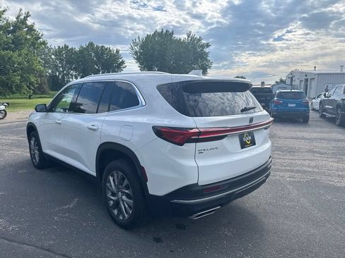 Used 2026 Buick Enclave Preferred AWD/4WD image 3