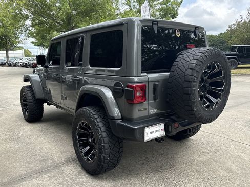 Used 2021 Jeep Wrangler Unlimited Sahara AWD/4WD image 5