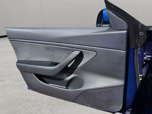 Used 2019 Tesla Model 3 Standard Range Plus image 16