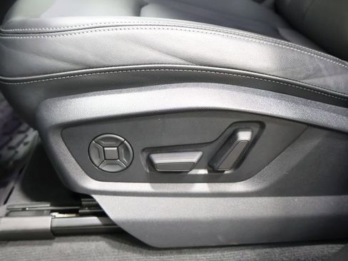 Used 2025 Audi Q7 3.0T Premium w/ Convenience Package AWD/4WD image 14