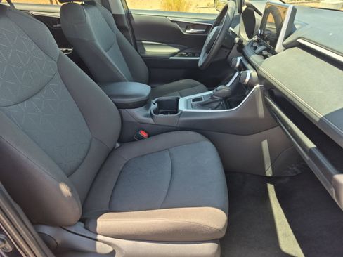 Certified 2025 Toyota RAV4 XLE AWD/4WD image 24