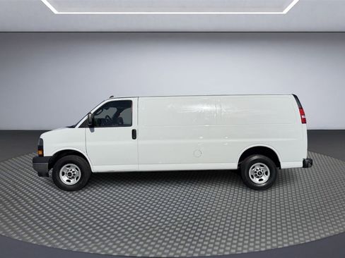 Used 2021 GMC Savana 2500 Extended w/ Driver Convenience Package image 3