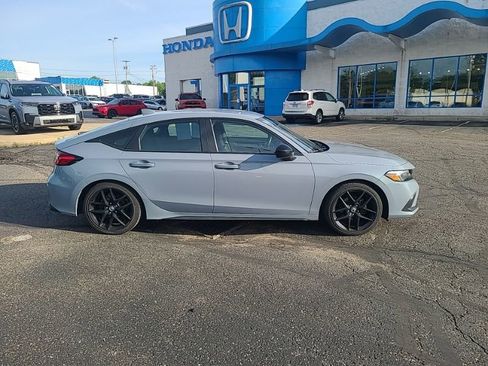 Used 2023 Honda Civic Sport image 6