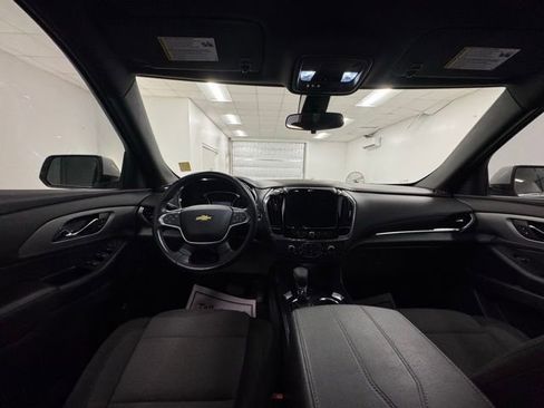 Used 2022 Chevrolet Traverse LT image 13