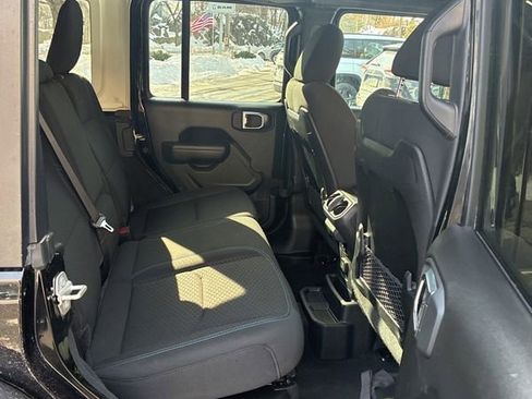 Used 2024 Jeep Wrangler Unlimited Rubicon 4xe image 27