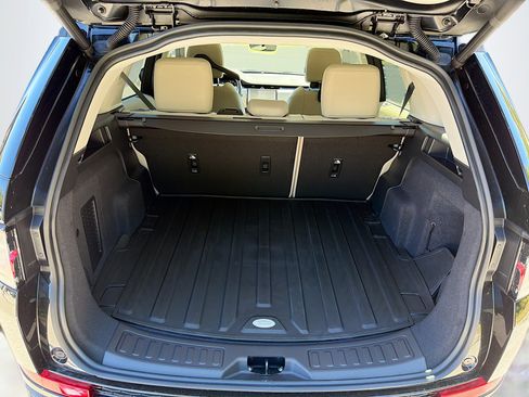 New 2025 Land Rover Discovery Sport S image 12