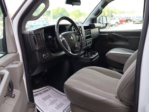 Used 2017 Chevrolet Express 3500 LT w/ LT Preferred Equipment Group RWD image 7