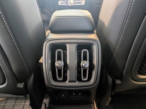 New 2026 Volvo XC40 B5 Ultra w/ Climate Package image 25