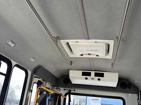 Used 2015 Ford E-350 and Econoline 350 Super Duty image 30