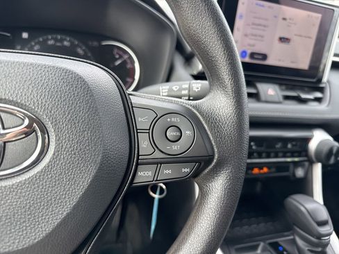 Used 2025 Toyota RAV4 LE image 15