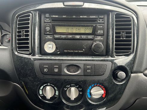 Used 2005 MAZDA Tribute s w/ Package 3 image 22