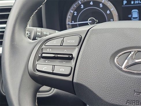 Certified 2022 Hyundai Venue Limited image 14