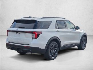 New 2026 Ford Explorer ST-Line w/ ST-Line Street Pack video 2