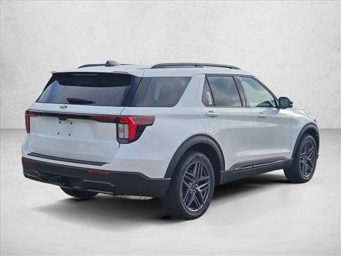 New 2026 Ford Explorer ST-Line w/ ST-Line Street Pack image 2