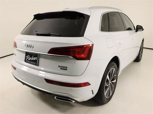 Used 2022 Audi Q5 2.0T Premium w/ Convenience Package AWD/4WD image 5
