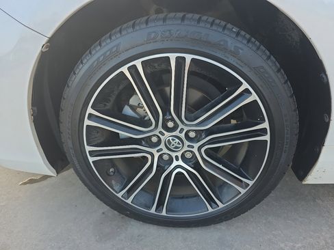 Used 2016 Toyota Camry SE image 29