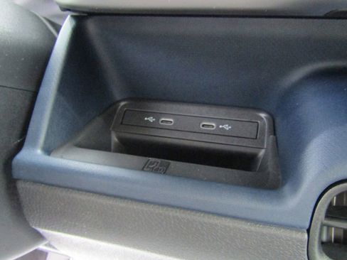 New 2025 Volkswagen ID. Buzz Pro S RWD image 29