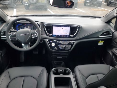 New 2026 Chrysler Pacifica Select FWD image 10