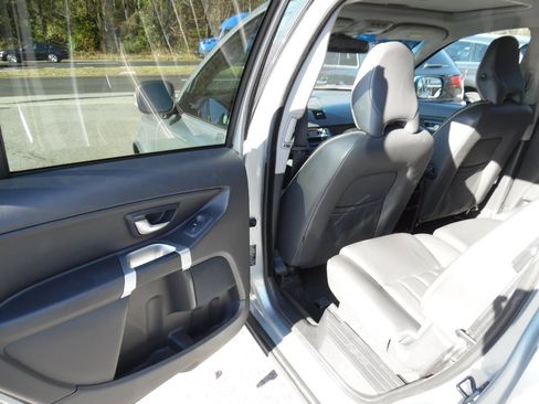 Used 2013 Volvo XC90 3.2 image 17