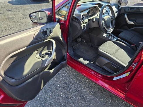 Used 2013 Ford Fiesta SE FWD image 20