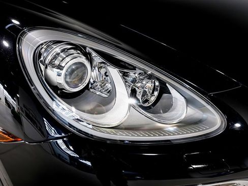 Used 2013 Porsche Cayenne Diesel AWD/4WD image 45