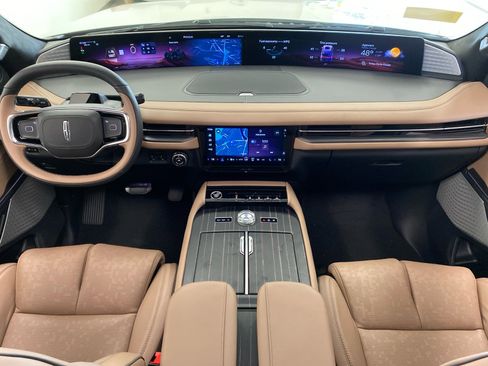 New 2025 Lincoln Navigator Black Label image 16