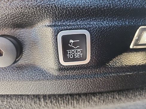 Used 2021 Jeep Grand Cherokee L Summit image 33