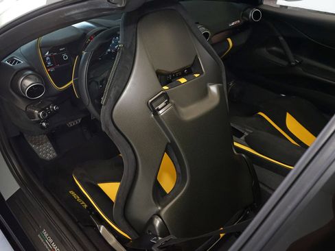 Used 2022 Ferrari 812 GTS RWD image 30