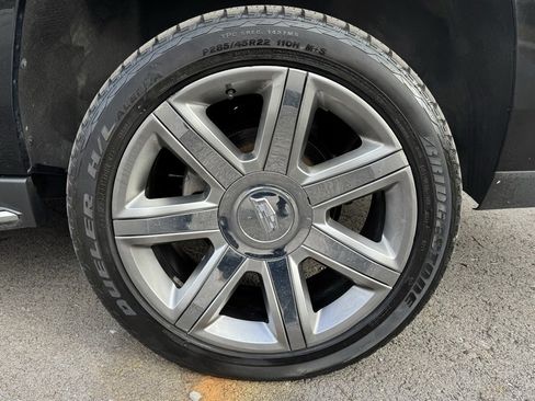 Used 2018 Cadillac Escalade ESV Luxury image 5