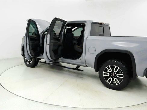 Used 2024 GMC Sierra 1500 AT4 w/ Technology Package AWD/4WD image 10