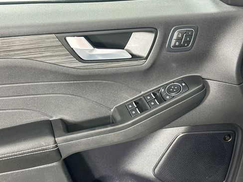 Used 2024 Ford Escape Platinum w/ Premium Technology Package AWD/4WD image 27