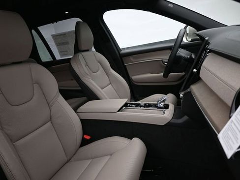 New 2026 Volvo XC90 B6 Ultra w/ Protection Package Premier image 36