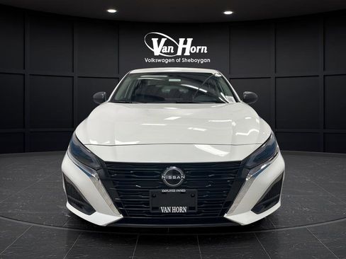 Used 2025 Nissan Altima 2.5 S FWD image 2