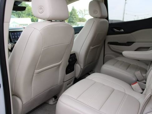 Used 2022 GMC Acadia Denali w/ Denali Technology Package FWD image 27