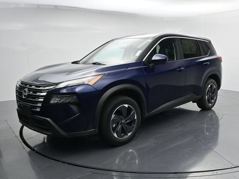 Used 2024 Nissan Rogue SV AWD/4WD image 4