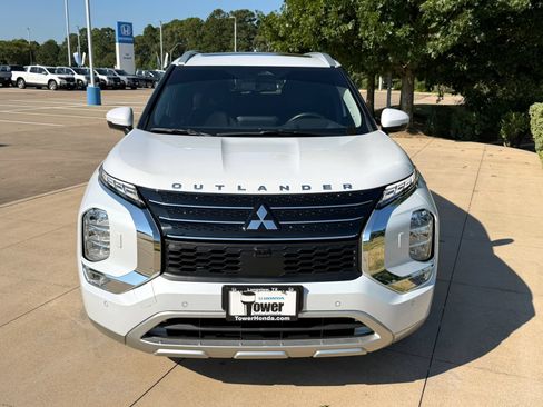 Used 2024 Mitsubishi Outlander SEL AWD/4WD image 2